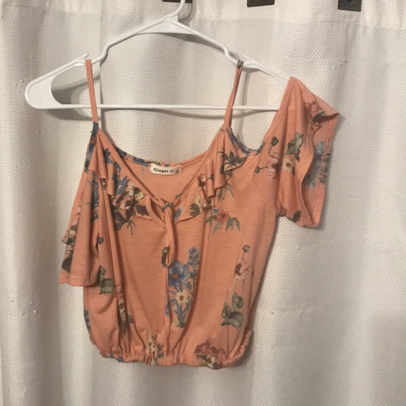 Ginger G Tops - Crop cut out shoulders top.